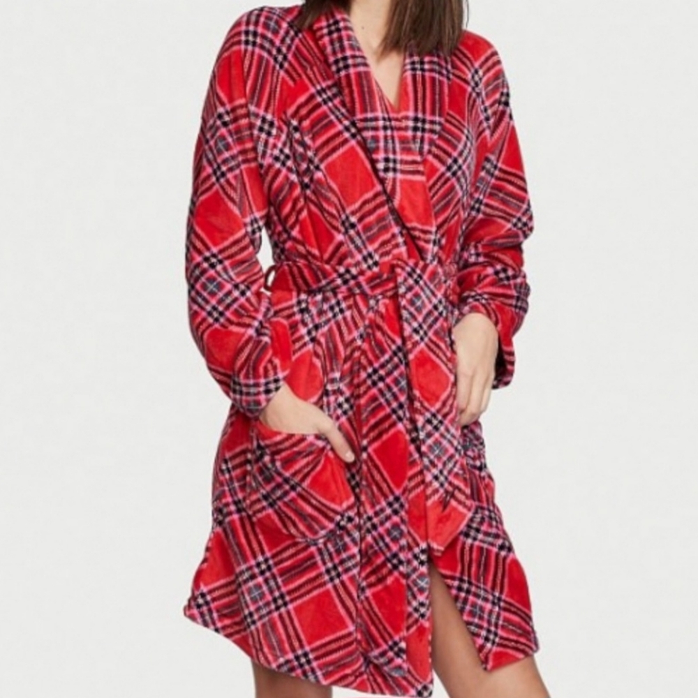Victoria's Secret Short Cozy Robe